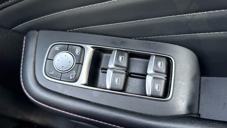 MG HS 1.5 T-GDI Trophy 5dr Petrol Hatchback